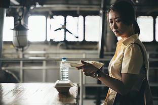 球场失意情场得意！阿里与女友大秀恩爱，晒唇印撒狗粮？